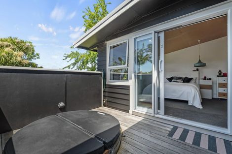 Photo of property in 12 Tyne Road, Forrest Hill, Auckland, 0620