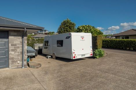 Photo of property in 13 Parkland Rise, Omokoroa, 3114