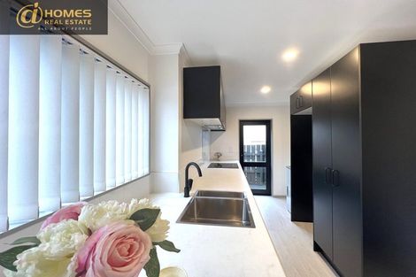 Photo of property in 19a Statesman Street, Henderson, Auckland, 0612