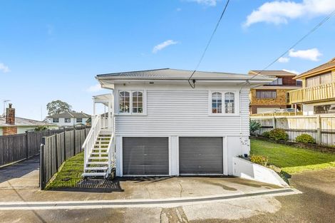 Photo of property in 4233 Great North Road, Glendene, Auckland, 0602