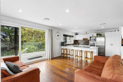 Photo of property in 6 Stephanie Close, Glenfield, Auckland, 0629