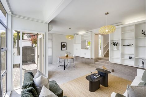Photo of property in 2/14 Greenwood Road, Havelock North, 4130