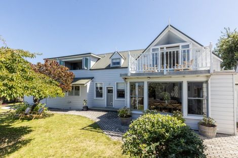 Photo of property in 2 Sealy Road, Bluff Hill, Napier, 4110