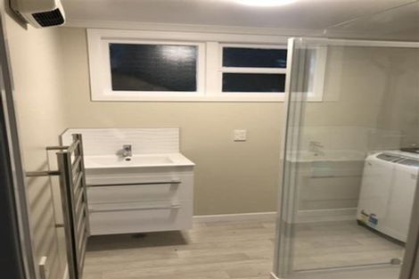 Photo of property in 58 Garden Road, Northland, Wellington, 6012