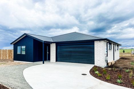 Photo of property in 12 Taurangawaka Road, One Tree Point, 0118