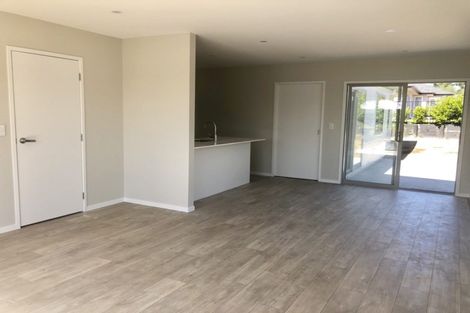 Photo of property in 18 Papa Orchard Drive, Kumeu, 0810