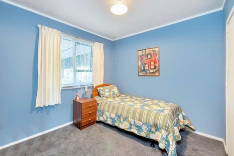 Photo of property in 12 Salas Place, Papakura, 2110
