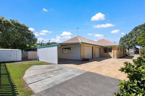Photo of property in 14 Laurie Street, Red Beach, 0932