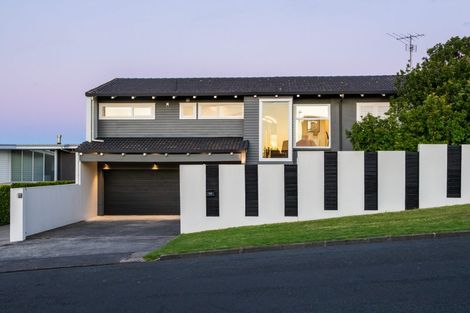 Photo of property in 131 Churchill Road, Rothesay Bay, Auckland, 0630