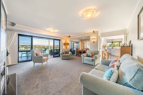 Photo of property in 14 Spinnaker Drive, Whitby, Porirua, 5024