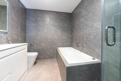 Photo of property in 2b Kororo Street, Northcote, Auckland, 0627
