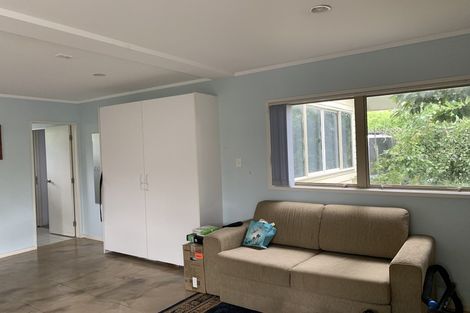 Photo of property in 8 Stokes Avenue, Te Atatu Peninsula, Auckland, 0610