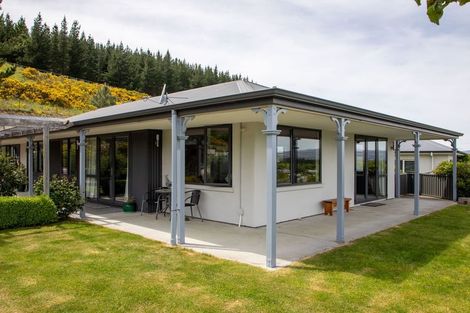 Photo of property in 56 Shields Street, Clyde, 9330