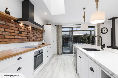 Photo of property in 1 Sam Meads Way, Greytown, 5712