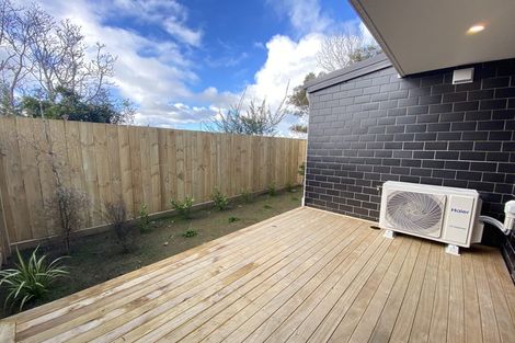 Photo of property in 3b Westall Road, New Lynn, Auckland, 0600