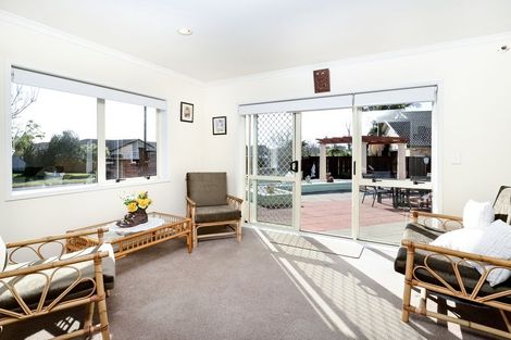 Photo of property in 10 Freestone Place, Henderson, Auckland, 0612