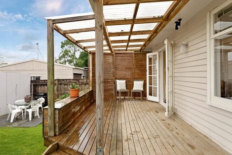 Photo of property in 99 Hobsonville Road, West Harbour, Auckland, 0618