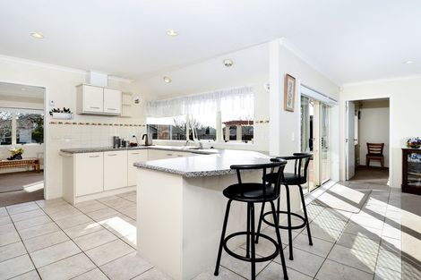 Photo of property in 10 Freestone Place, Henderson, Auckland, 0612
