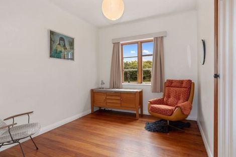 Photo of property in 25 Pirie Crescent, Moera, Lower Hutt, 5010