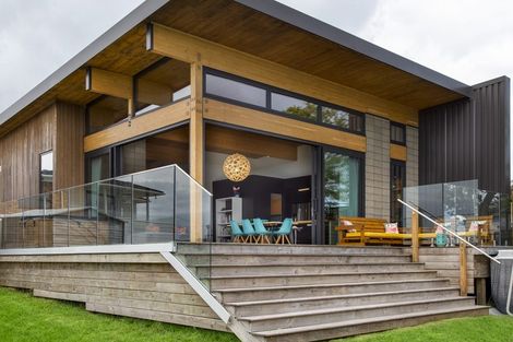 Photo of property in 16 Melandra Road, Stanmore Bay, Whangaparaoa, 0932