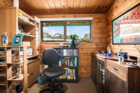 Photo of property in 15 James Cook Drive, Whitby, Porirua, 5024