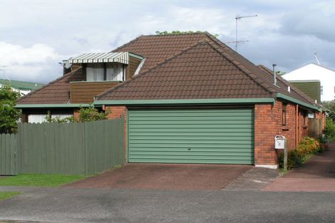 Photo of property in 2/8 Jutland Road, Hauraki, Auckland, 0622