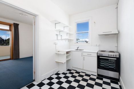 Photo of property in Devonport Apartments, 50/127 Saint Aubyn Street, New Plymouth, 4310