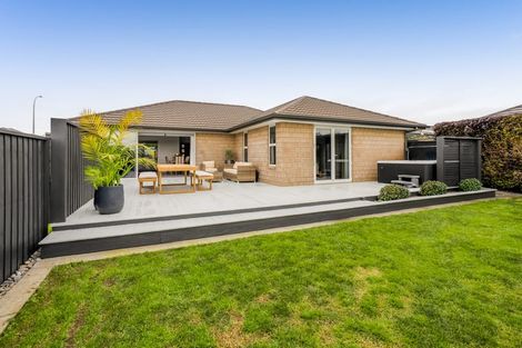 Photo of property in 16 Jules Crescent, Bell Block, New Plymouth, 4312