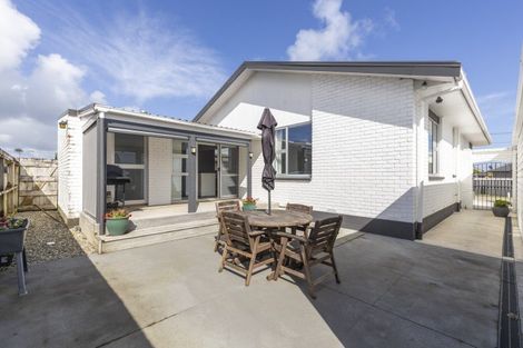 Photo of property in 27 Tukapa Street, Westown, New Plymouth, 4310