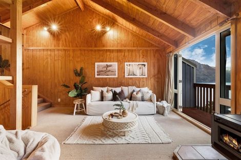 Photo of property in 32b Mackinnon Terrace, Sunshine Bay, Queenstown, 9300