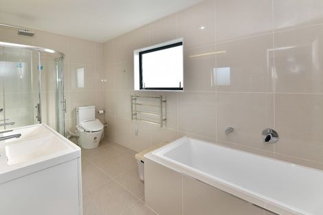 Photo of property in 16 Kahu Close, Orewa, 0931