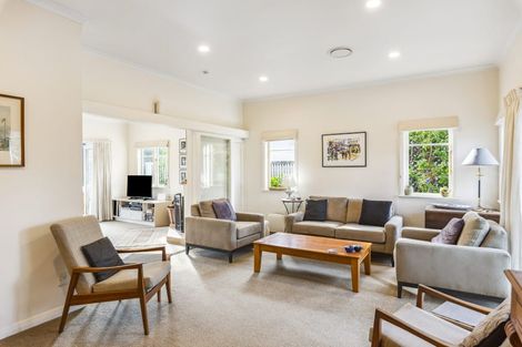 Photo of property in 43 Golf Road, Paraparaumu Beach, Paraparaumu, 5032