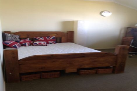 Photo of property in 36b Tamworth Crescent, Newlands, Wellington, 6037