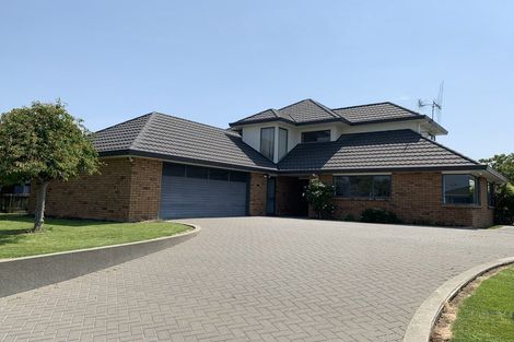 Photo of property in 11 Mcilwaine Place, Marton, 4710