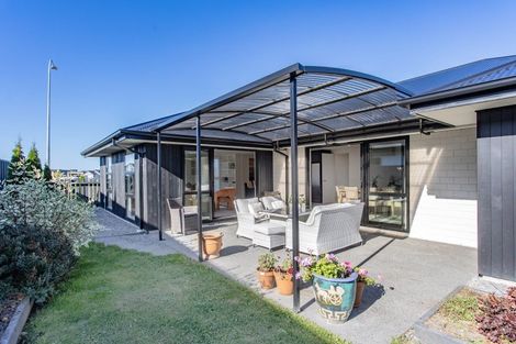 Photo of property in 17 Goldie Drive, Rangiora, 7400