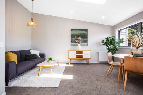 Photo of property in 2/7 Grays Road, Plimmerton, Porirua, 5026