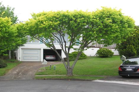 Photo of property in 11 Leewood Place, Pakuranga Heights, Auckland, 2010