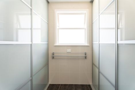 Photo of property in 97a Glanmire Road, Newlands, Wellington, 6037