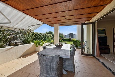 Photo of property in 8 Tupare Place, Highlands Park, New Plymouth, 4312