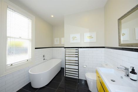 Photo of property in 256 Edgeware Road, Edgeware, Christchurch, 8013