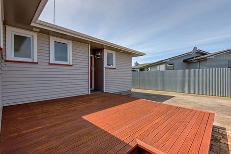 Photo of property in 28 Holdsworth Avenue, Milson, Palmerston North, 4414