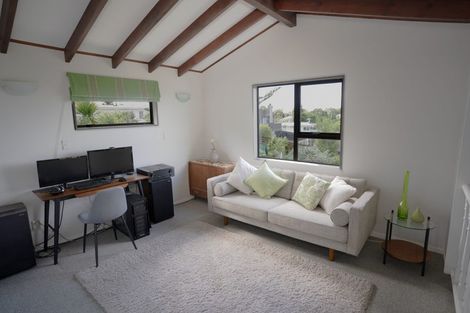 Photo of property in 2/15b Nandana Drive, Glen Eden, Auckland, 0602