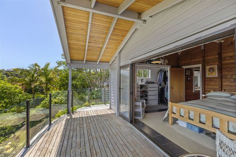 Photo of property in 22 Kathy Terrace, Stanmore Bay, Whangaparaoa, 0932