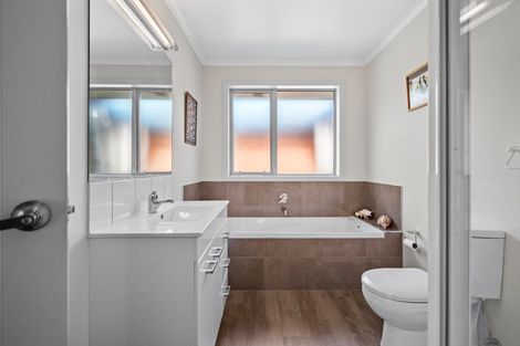Photo of property in 472 Lees Road, Feilding, 4775