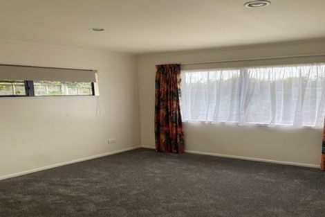 Photo of property in 40 Sunvista Avenue, Oteha, Auckland, 0632