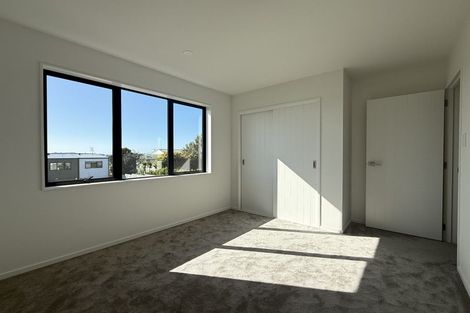 Photo of property in 33b Garadice Road, Rothesay Bay, Auckland, 0630