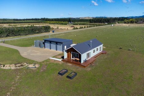 Photo of property in 86 Racecourse Road, Amberley, 7482