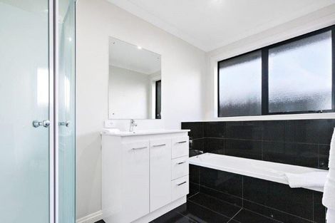 Photo of property in 32 Laurie Avenue, Papakura, 2110