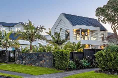 Photo of property in 6 Tiri Road, Milford, Auckland, 0620