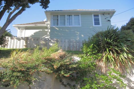 Photo of property in 50 Dimock Street, Titahi Bay, Porirua, 5022